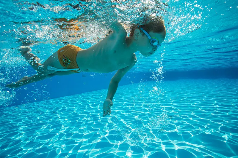 水泳は成長期に適した安全な運動